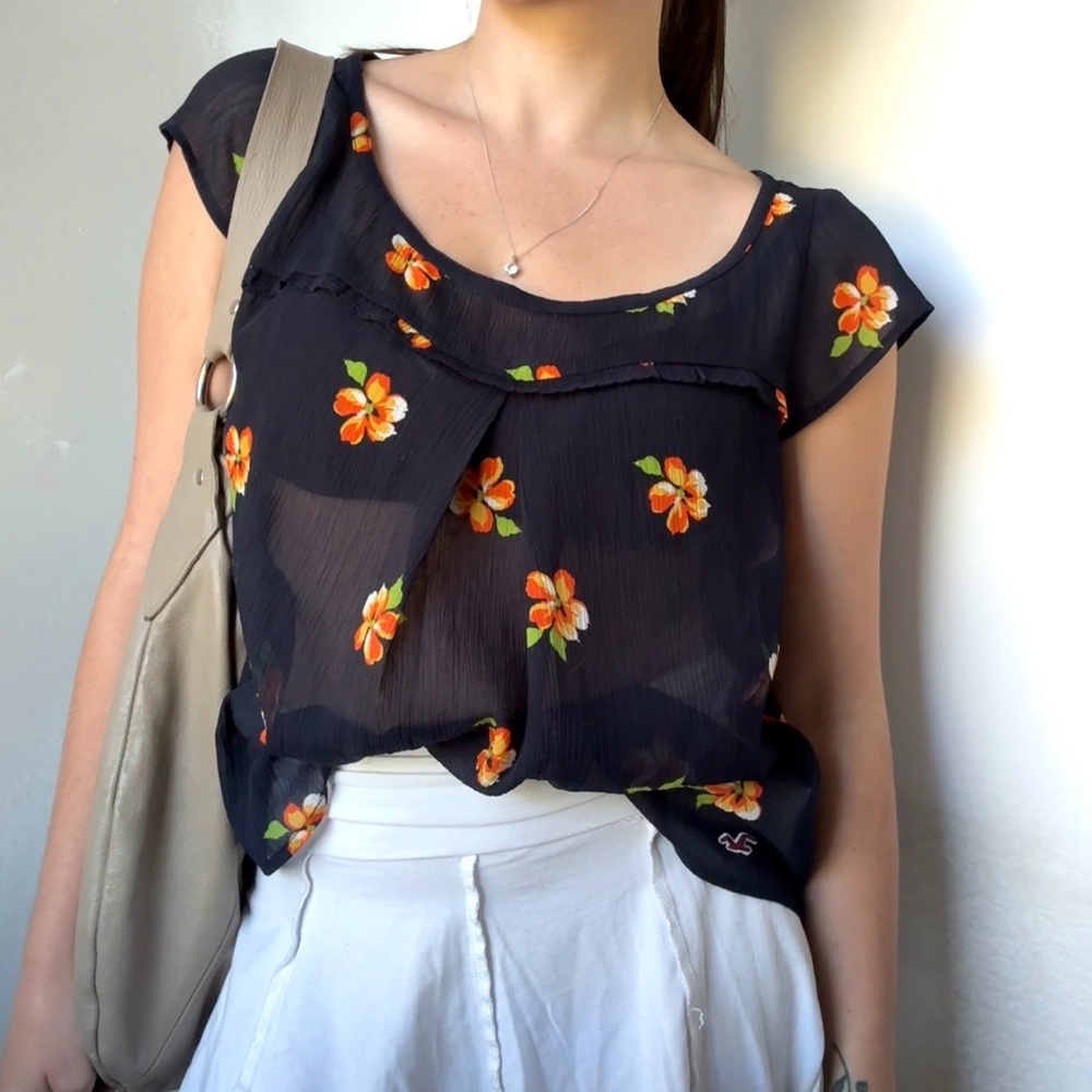Hollister Navy Sheer Floral Cap Sleeve Top – Size Large
